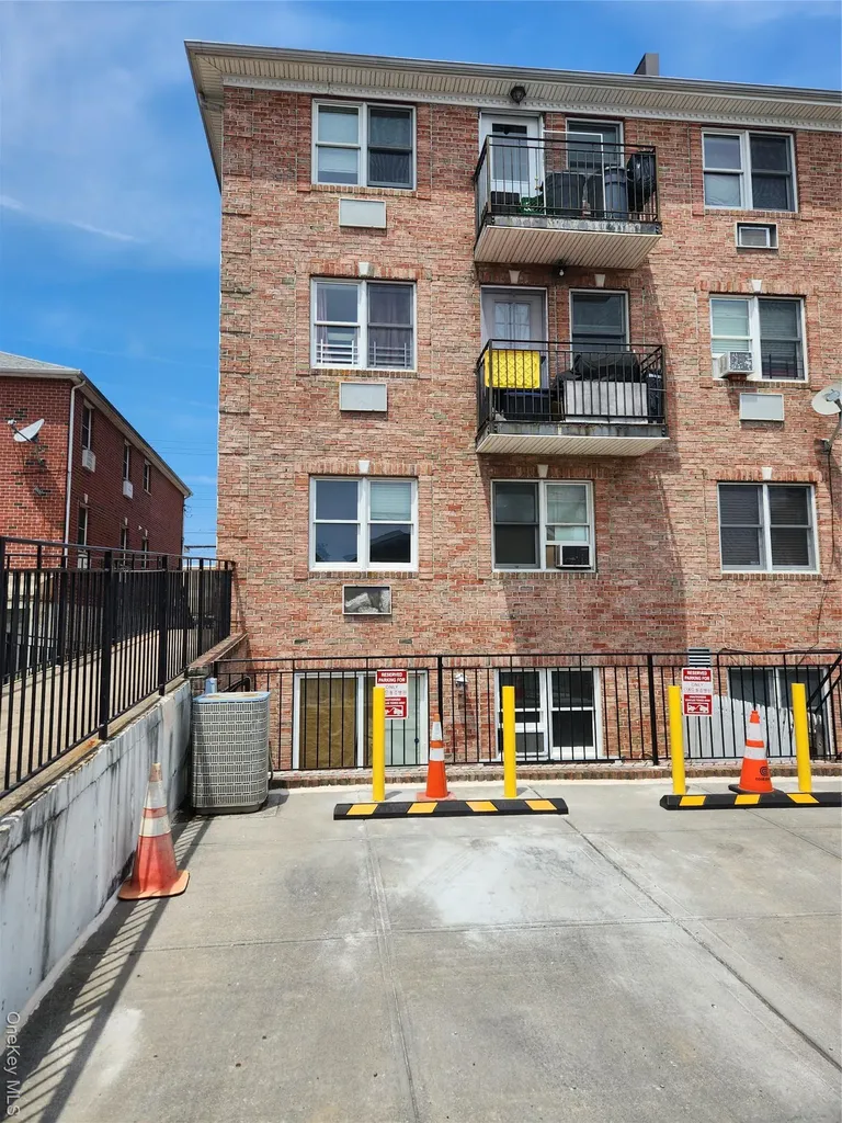 199-04 47 Avenue Flushing NY 11358