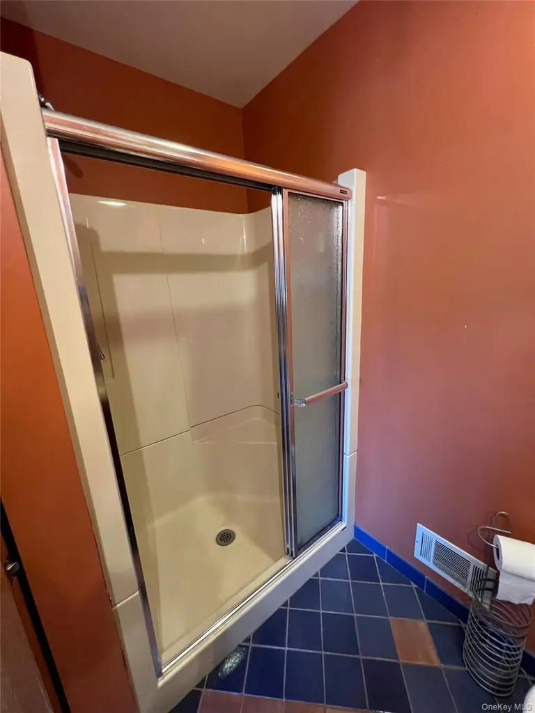10 Squires Gate Poughkeepsie NY 12603