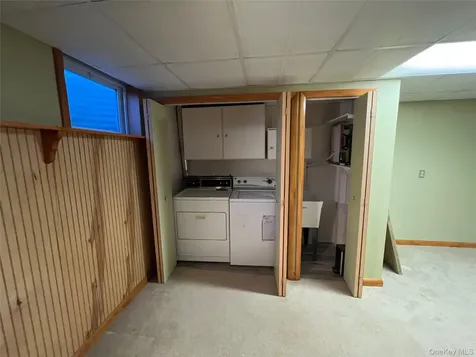 10 Squires Gate Poughkeepsie NY 12603