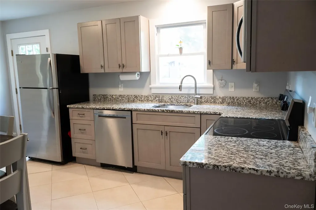 6 Christopher Avenue Highland NY 12528
