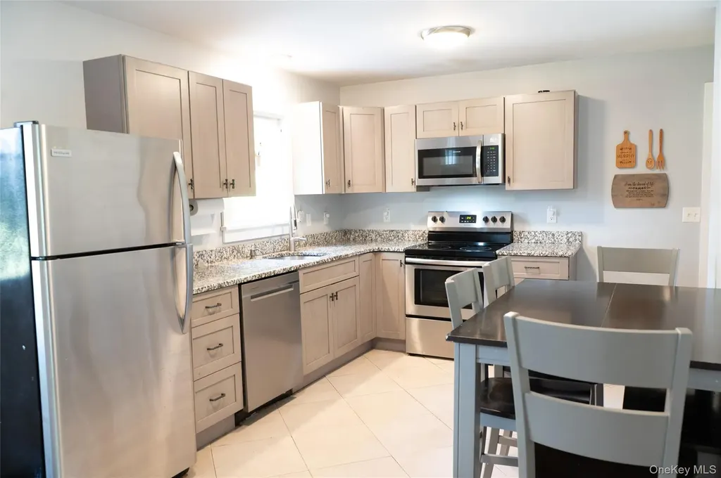 6 Christopher Avenue Highland NY 12528