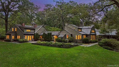 1016 Old White Plains Road Mamaroneck NY 10543