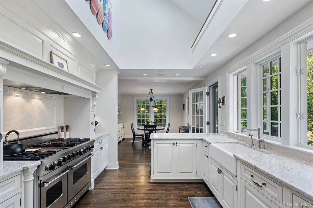 12 Bishop Park Road Pound Ridge NY 10576