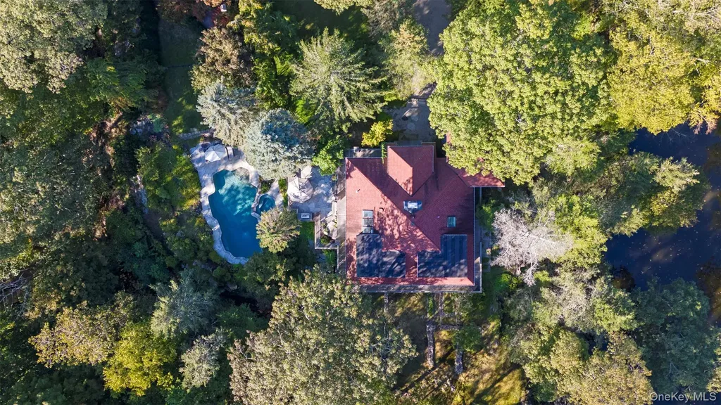 12 Bishop Park Road Pound Ridge NY 10576