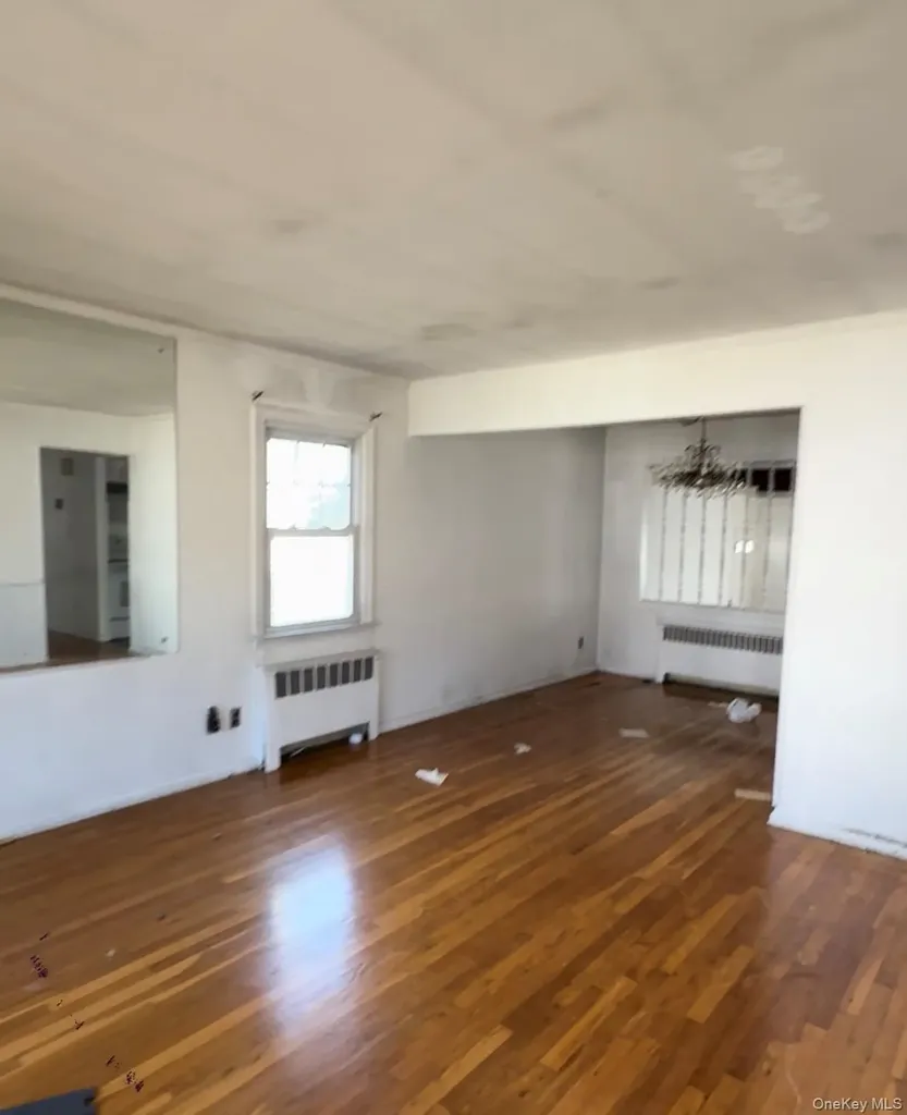23 Park Circle Mineola NY 11501
