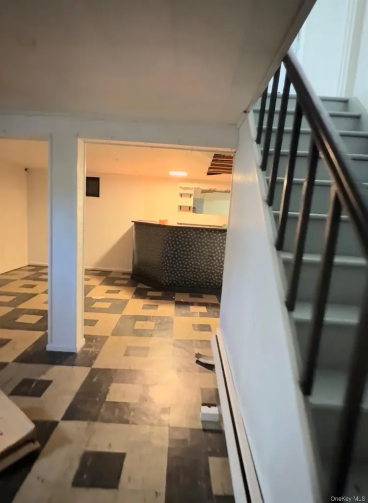 23 Park Circle Mineola NY 11501