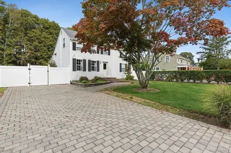 210 Bennet Road Greenport NY 11944