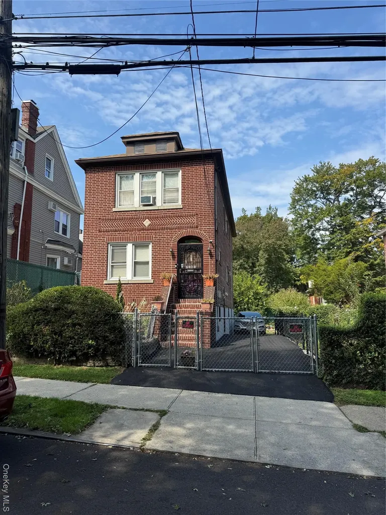 2181 Strang Avenue Bronx NY 10466