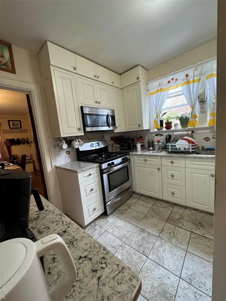 2181 Strang Avenue Bronx NY 10466