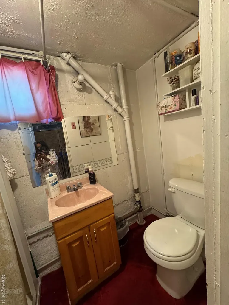 2181 Strang Avenue Bronx NY 10466