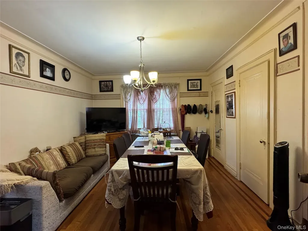 2181 Strang Avenue Bronx NY 10466