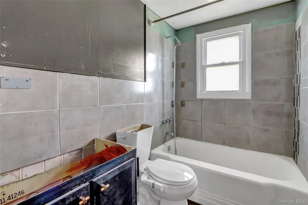 1707 N Gardiner Drive Bay Shore NY 11706