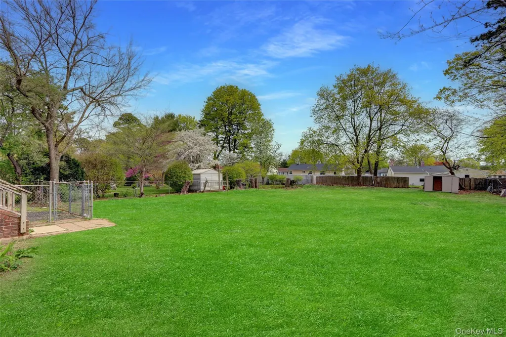 1707 N Gardiner Drive Bay Shore NY 11706