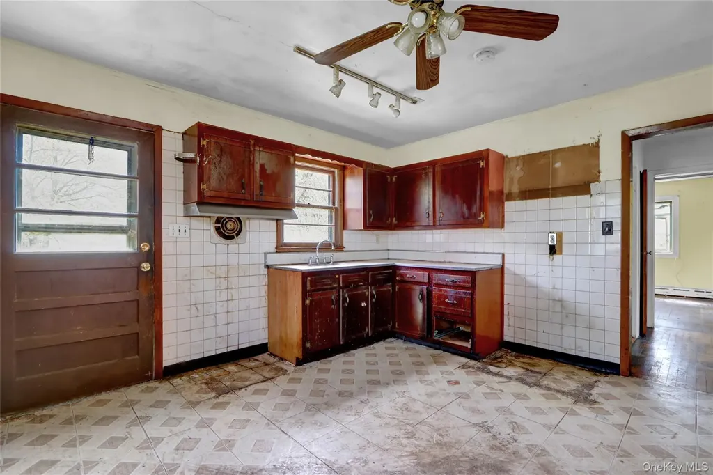 1707 N Gardiner Drive Bay Shore NY 11706
