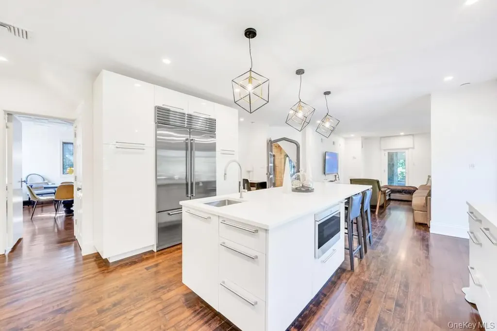 65 Clover Drive Great Neck NY 11021