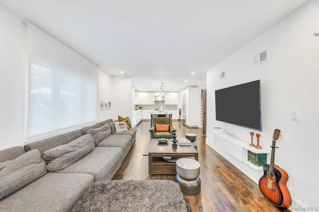 65 Clover Drive Great Neck NY 11021