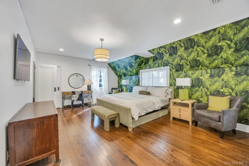 65 Clover Drive Great Neck NY 11021