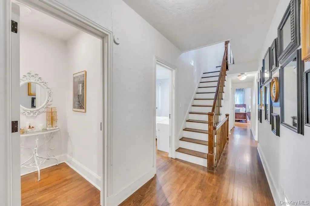 65 Clover Drive Great Neck NY 11021
