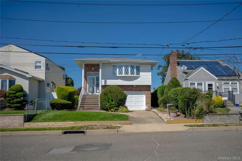 1109 Jefferson Place Baldwin NY 11510