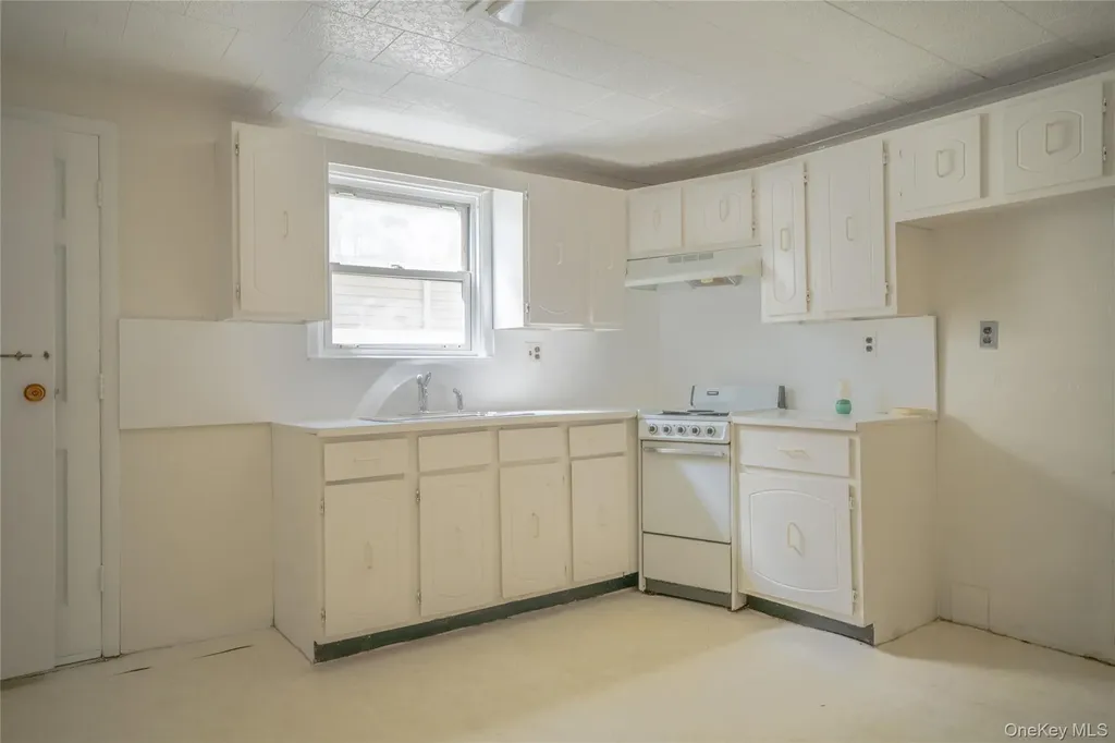 1109 Jefferson Place Baldwin NY 11510