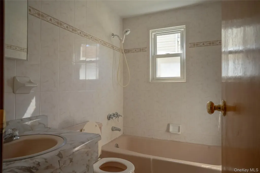 1109 Jefferson Place Baldwin NY 11510