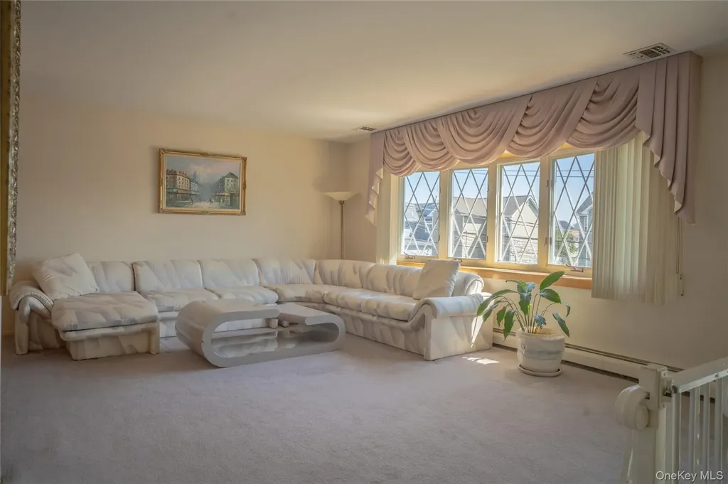 1109 Jefferson Place Baldwin NY 11510