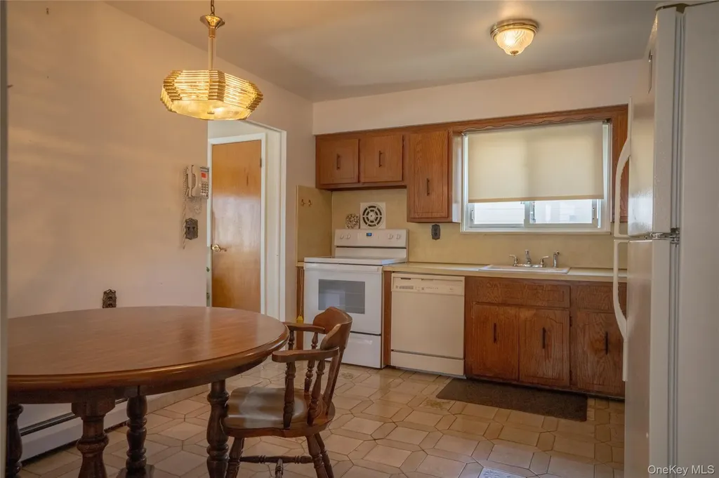 1109 Jefferson Place Baldwin NY 11510