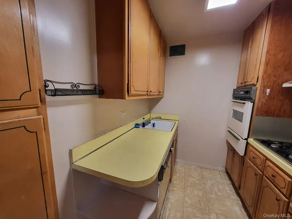 10210 66th Road Forest Hills NY 11375