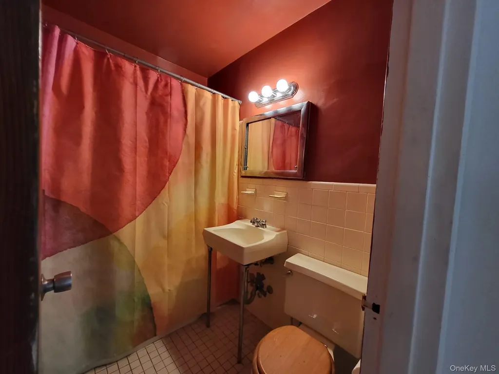 10210 66th Road Forest Hills NY 11375