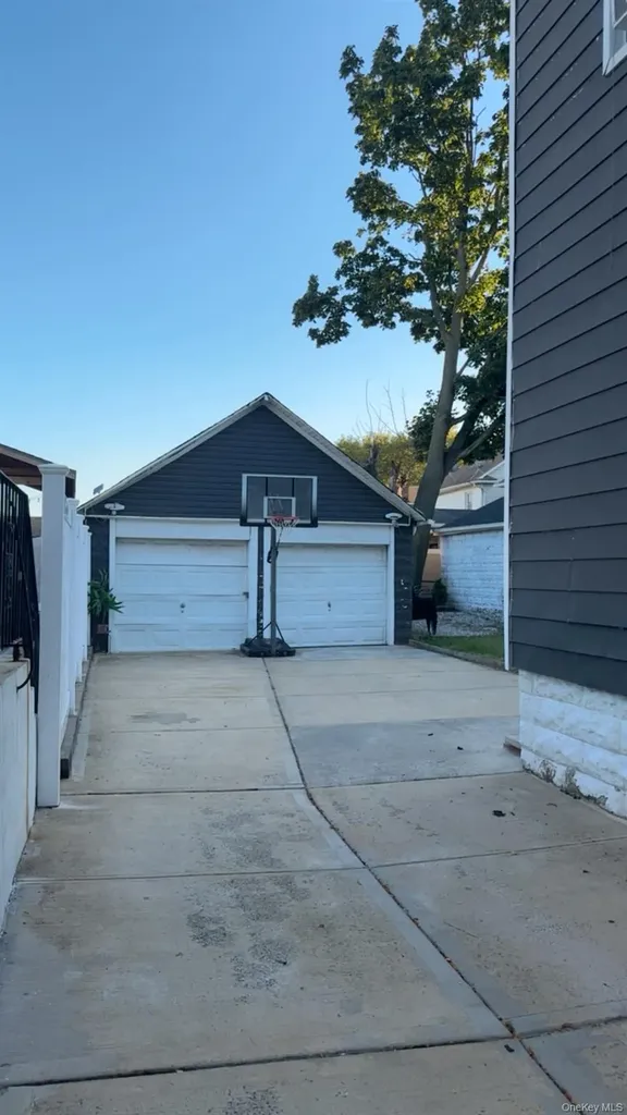 13410 Sutter Avenue South Ozone Park NY 11420