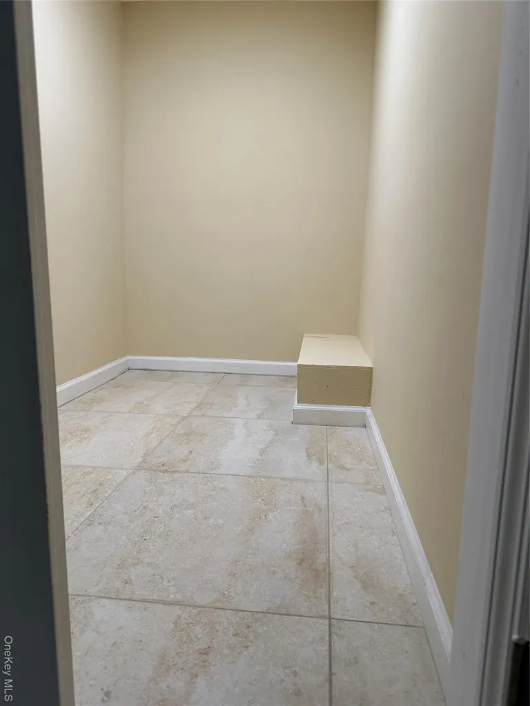 9 Juniper Place Amityville NY 11701
