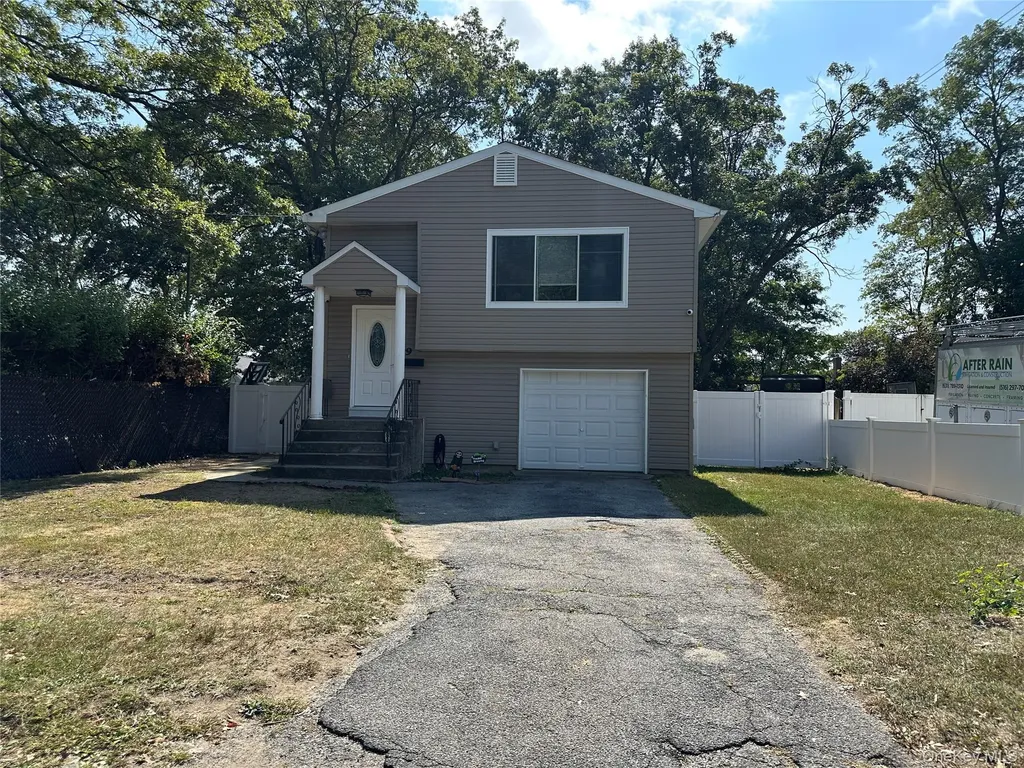 9 Juniper Place Amityville NY 11701