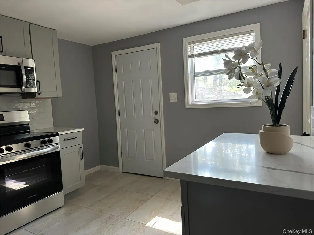 9 Juniper Place Amityville NY 11701