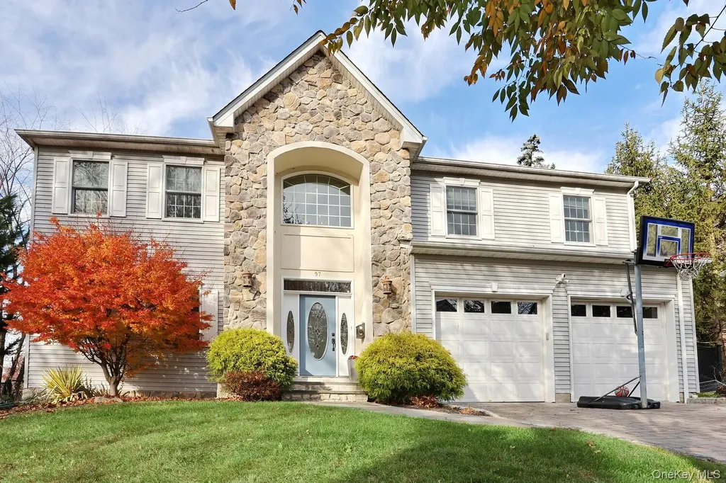 97 E Park Avenue Pearl River NY 10965