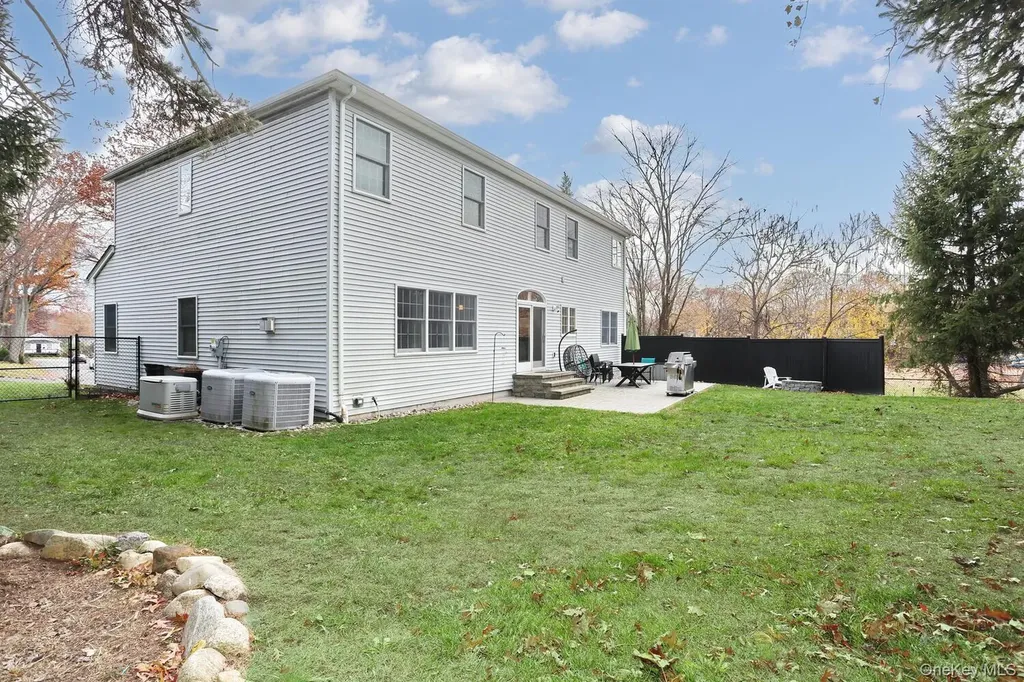 97 E Park Avenue Pearl River NY 10965