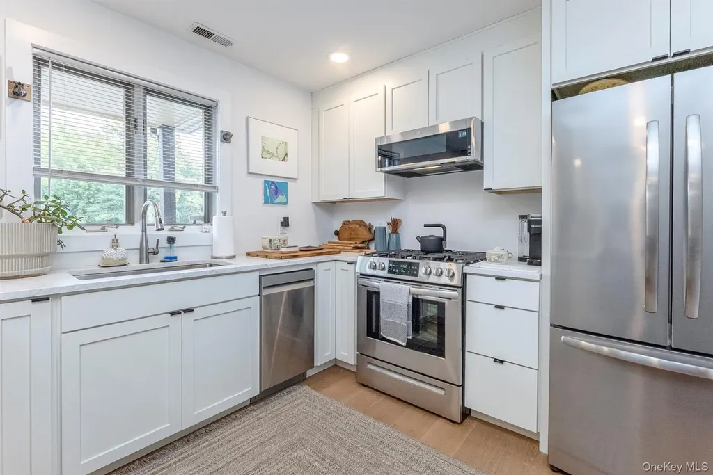 64 Broadway Kingston NY 12401