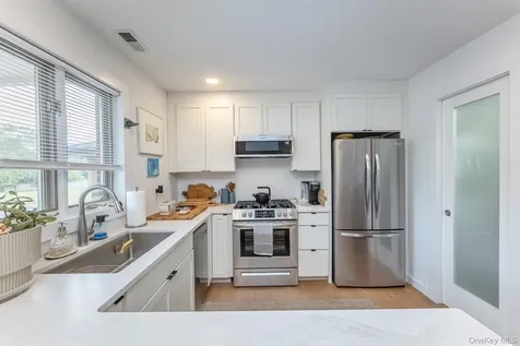 64 Broadway Kingston NY 12401