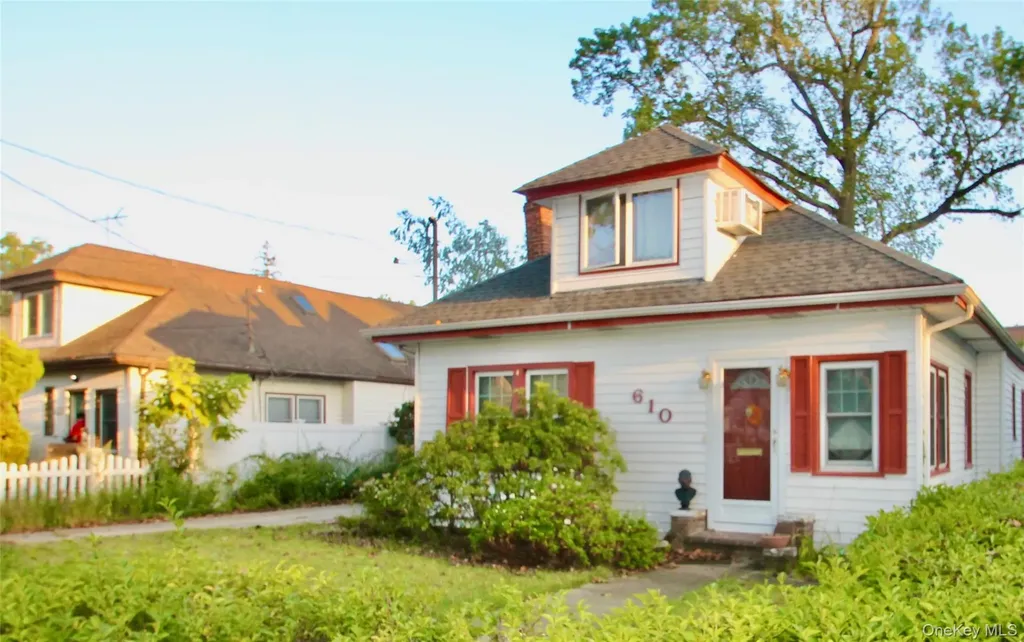 610 Emerson Avenue Baldwin NY 11510