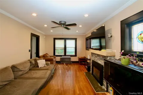 610 Emerson Avenue Baldwin NY 11510