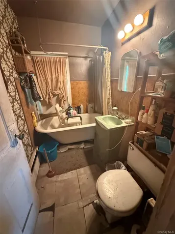 18 Pettit Avenue Kingston NY 12401