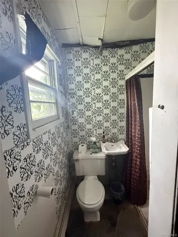 18 Pettit Avenue Kingston NY 12401