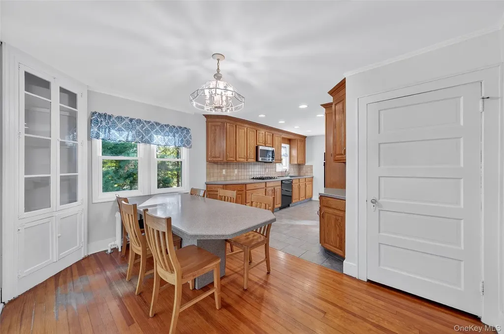 34 Mountain View Road Poughkeepsie NY 12603