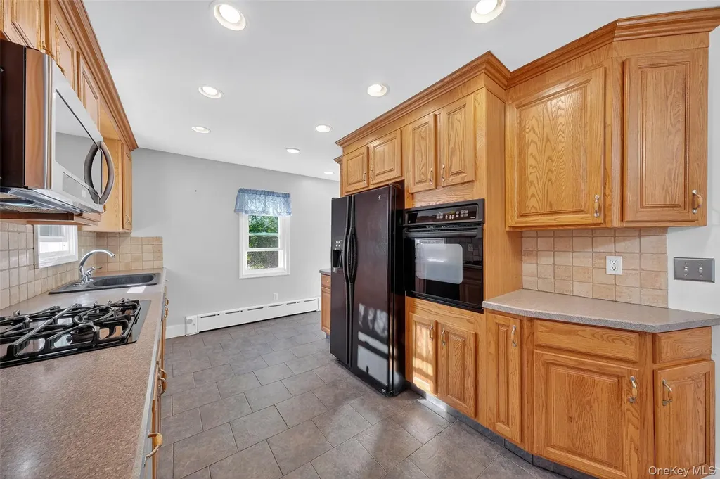 34 Mountain View Road Poughkeepsie NY 12603