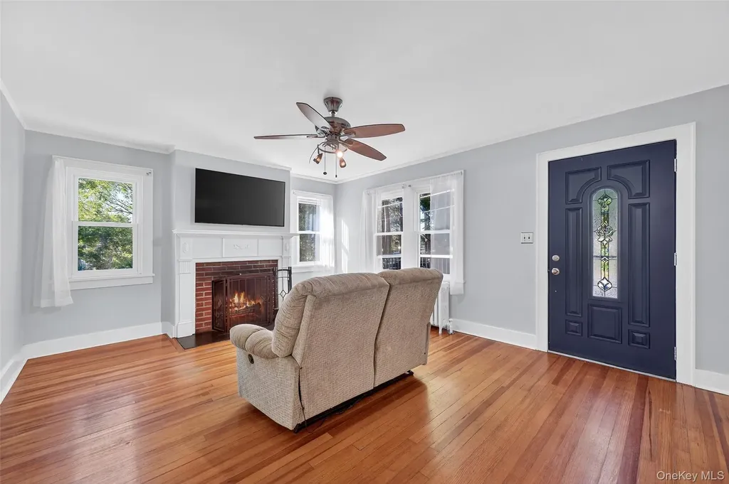 34 Mountain View Road Poughkeepsie NY 12603