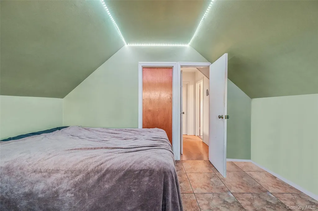 360 Arcadia Drive West Islip NY 11795