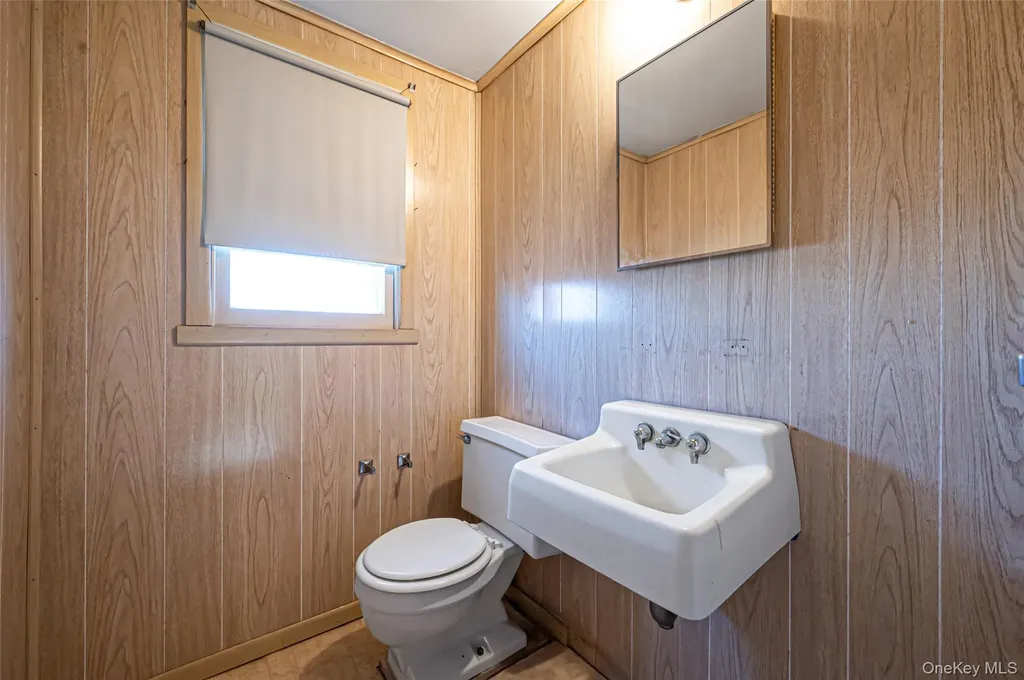 360 Arcadia Drive West Islip NY 11795