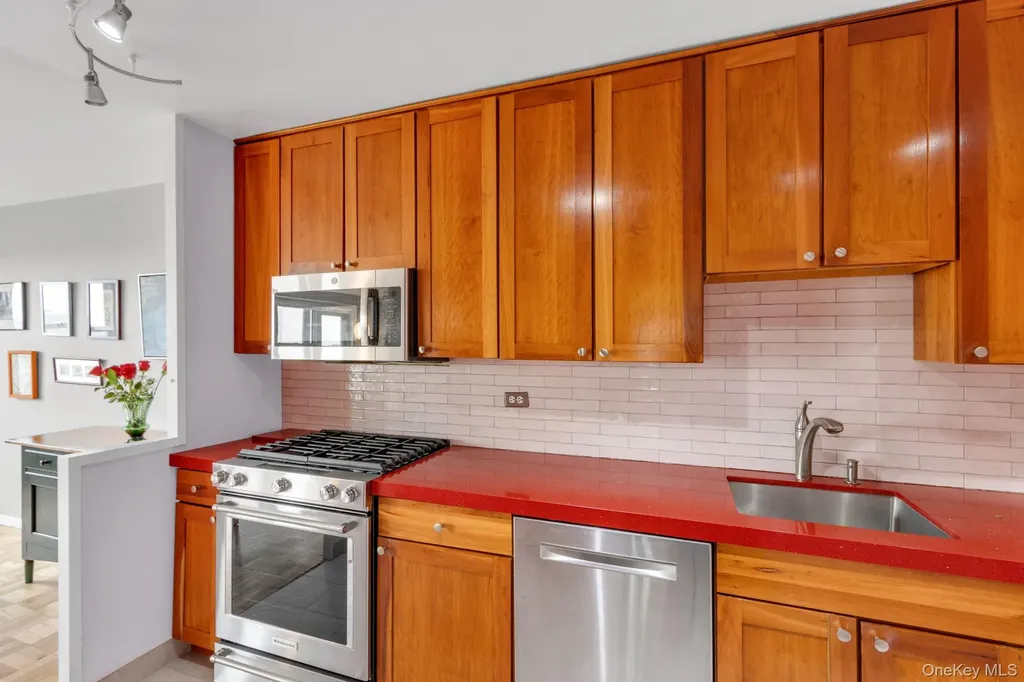 2500 Johnson Avenue Bronx NY 10463
