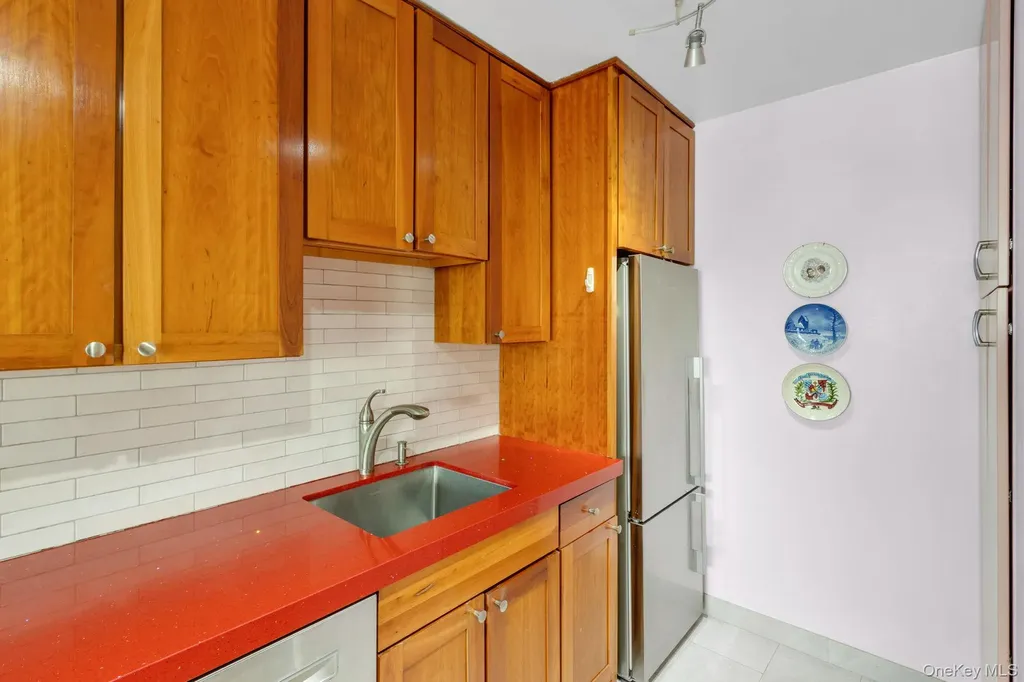 2500 Johnson Avenue Bronx NY 10463