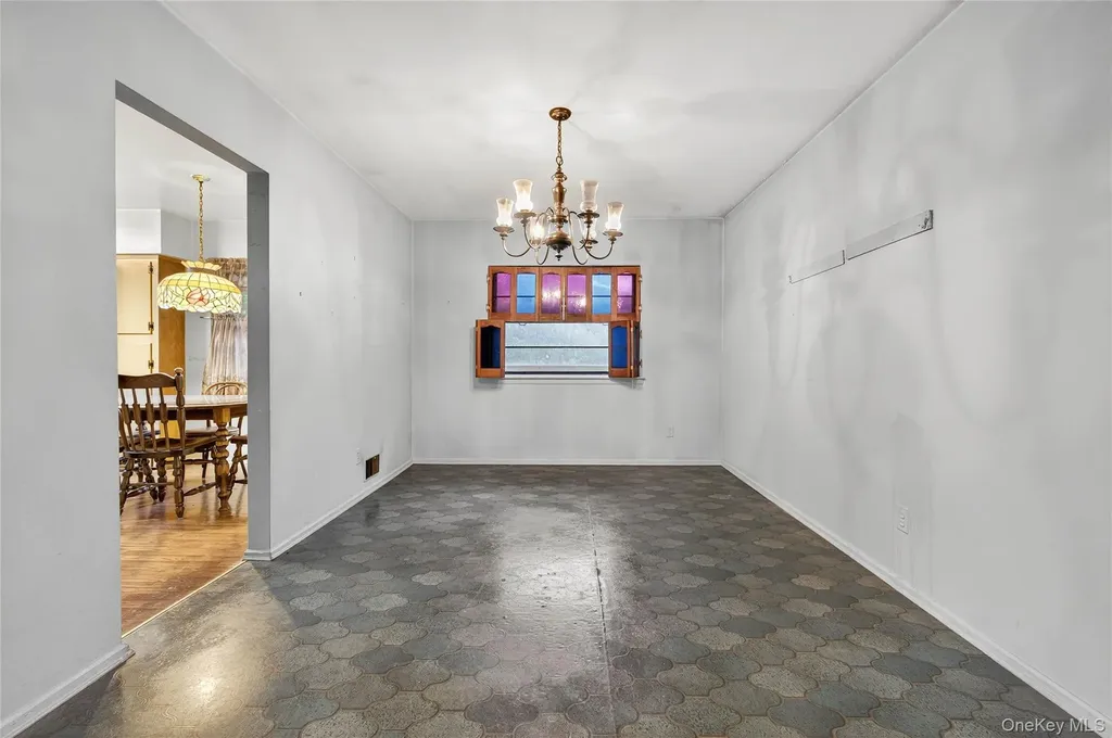 32 Rockland Drive Jericho NY 11753