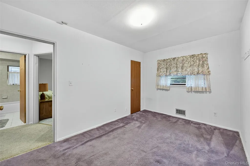 32 Rockland Drive Jericho NY 11753